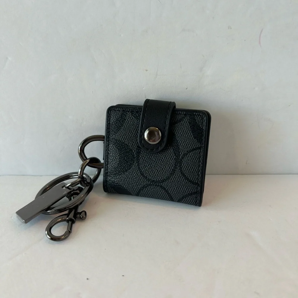 NIB 3PC Printed Canvas Wallet Set, “O” Design (not Coach), Dust bag included